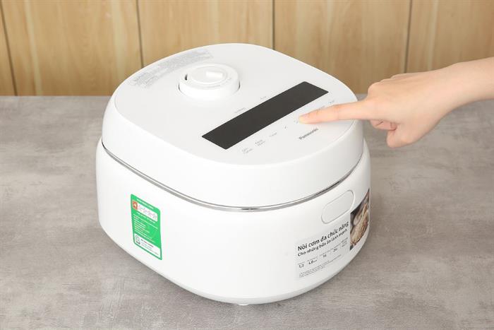 Nồi cơm điện tử 1.0L Panasonic SR-DK104WRA